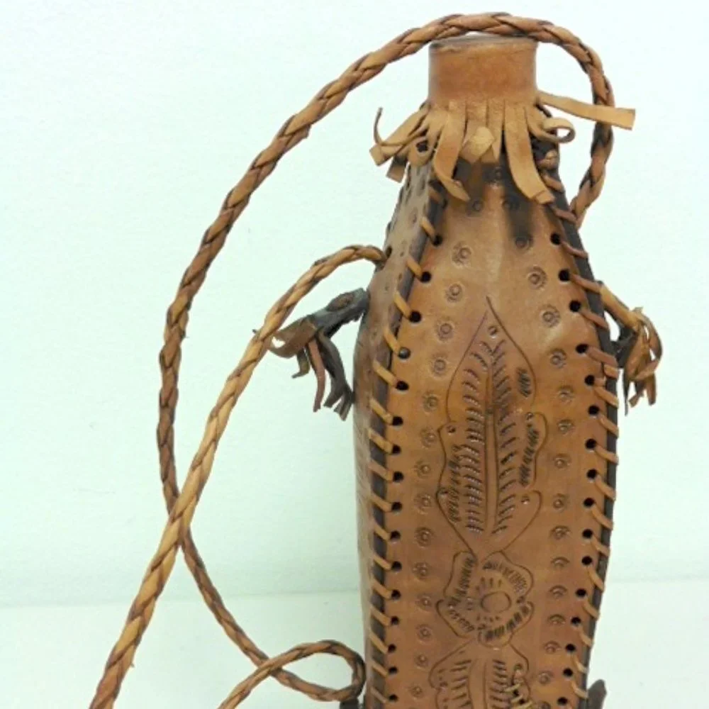 Vintage HAND TOOLED bird LEATHER BOTTLE HOLDER strap barware